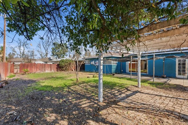 3117 N 8th Street, Fresno, CA 93703