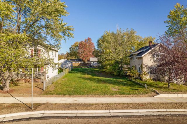 1806 44th Avenue N, Minneapolis, MN 55412