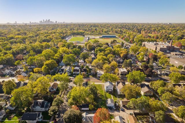 1806 44th Avenue N, Minneapolis, MN 55412