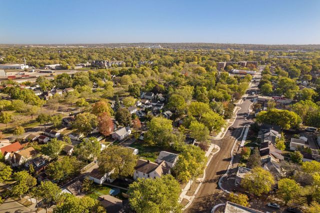 1806 44th Avenue N, Minneapolis, MN 55412