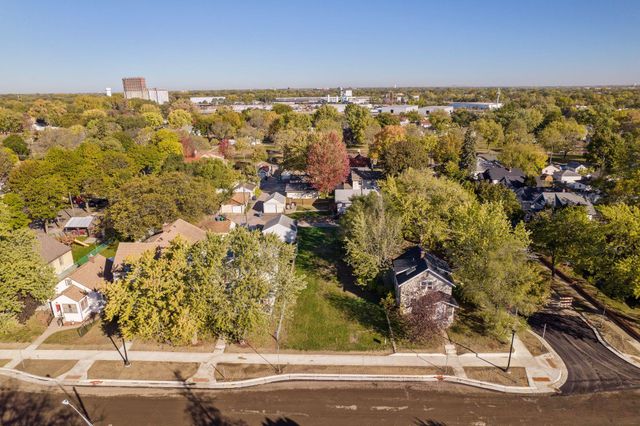 1806 44th Avenue N, Minneapolis, MN 55412