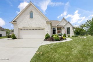 690 Ridge Lake Court, Perrysburg, OH 43551
