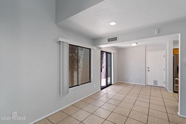 5572 N Crystal Mist Place, Tucson, AZ 85750