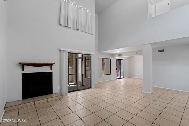 5572 N Crystal Mist Place, Tucson, AZ 85750