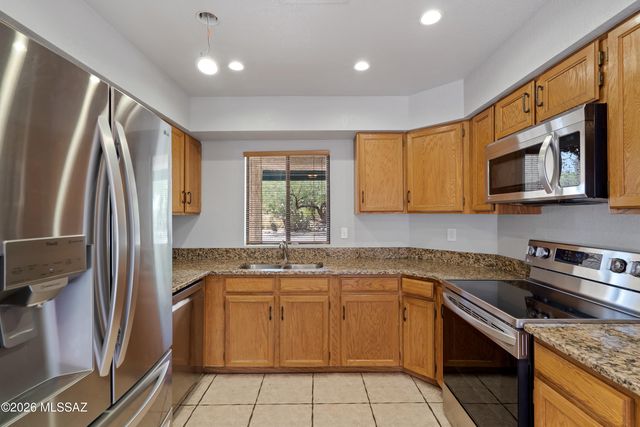 5572 N Crystal Mist Place, Tucson, AZ 85750