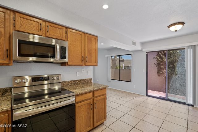 5572 N Crystal Mist Place, Tucson, AZ 85750