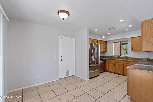 5572 N Crystal Mist Place, Tucson, AZ 85750