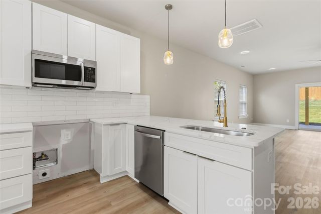 709 Pennsylvania Avenue, Charlotte, NC 28216