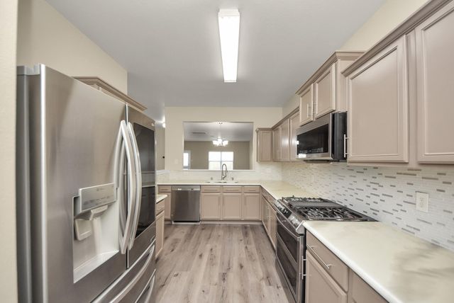 1855 Garnett Breeze Drive, Rosharon, TX 77583