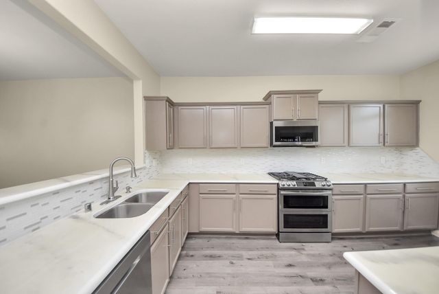 1855 Garnett Breeze Drive, Rosharon, TX 77583