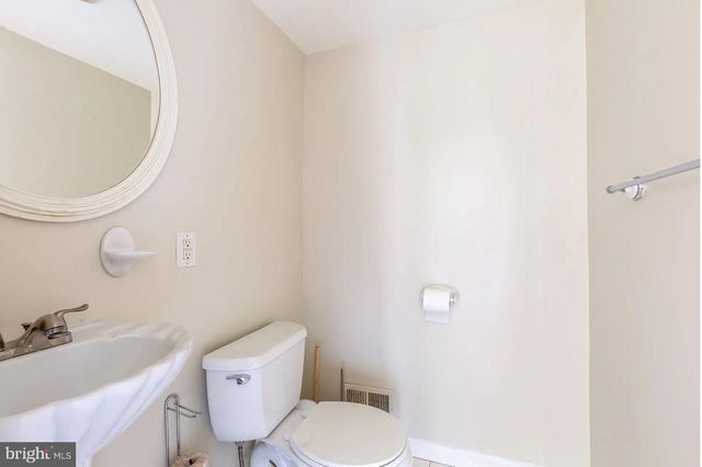 59 FARRAGUT PL NW, Washington, DC 20011