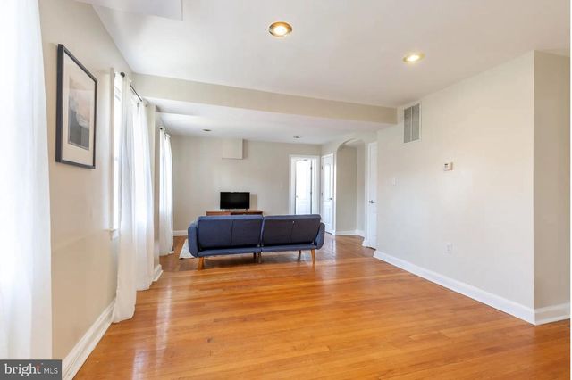 59 FARRAGUT PL NW, Washington, DC 20011