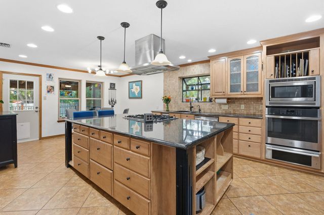 307 S Ridge CIR, Georgetown, TX 78628