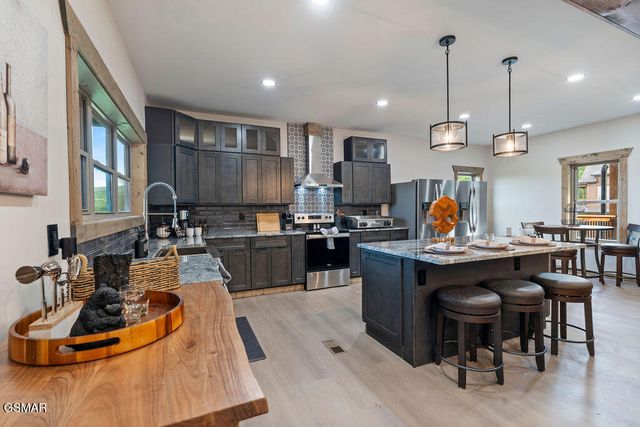 2843 Cedar Falls Way, Sevierville, TN 37862