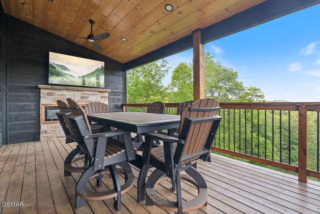 2843 Cedar Falls Way, Sevierville, TN 37862