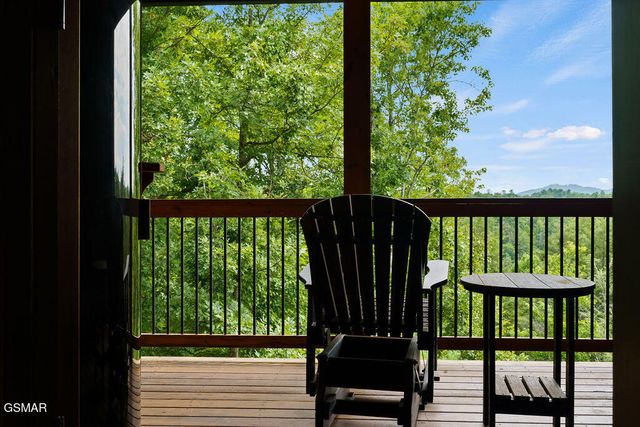 2843 Cedar Falls Way, Sevierville, TN 37862