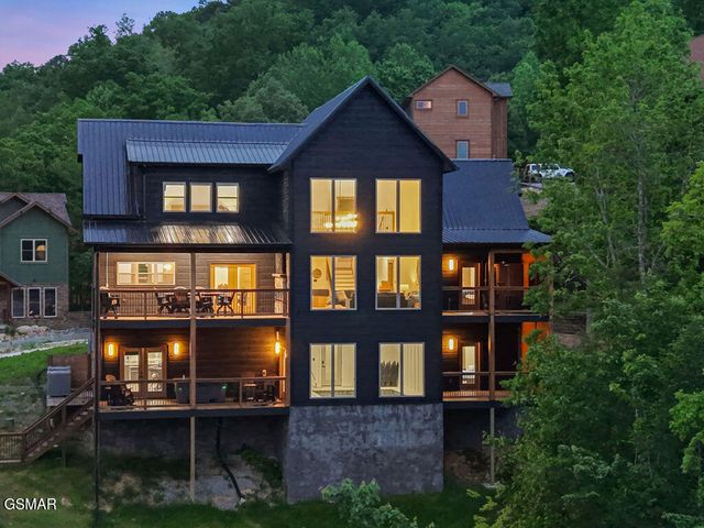 2843 Cedar Falls Way, Sevierville, TN 37862