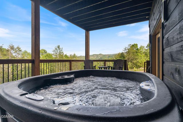 2843 Cedar Falls Way, Sevierville, TN 37862
