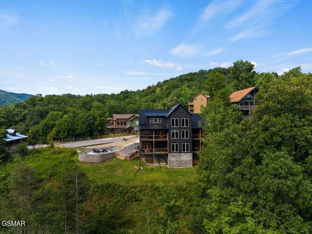 2843 Cedar Falls Way, Sevierville, TN 37862