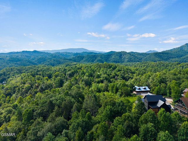 2843 Cedar Falls Way, Sevierville, TN 37862