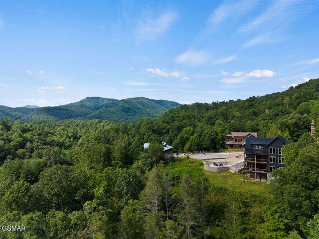 2843 Cedar Falls Way, Sevierville, TN 37862