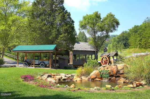 2843 Cedar Falls Way, Sevierville, TN 37862