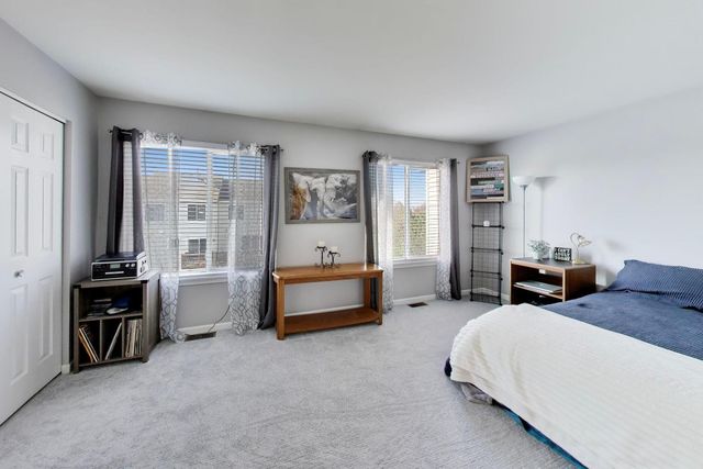 1286 SHAMROCK Lane, Pingree Grove, IL 60140