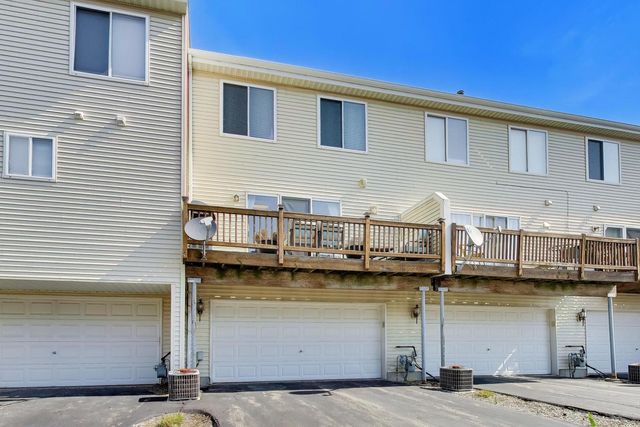 1286 SHAMROCK Lane, Pingree Grove, IL 60140