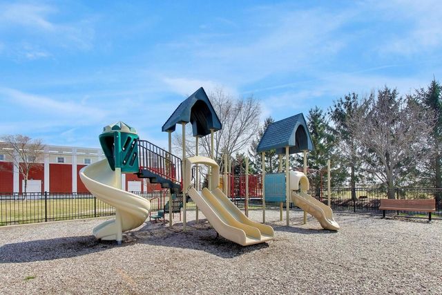 1286 SHAMROCK Lane, Pingree Grove, IL 60140