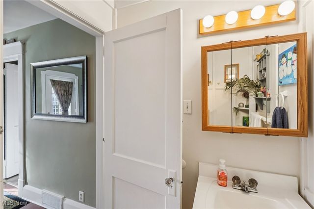 807 Fairfield School Road, Columbiana, OH 44408