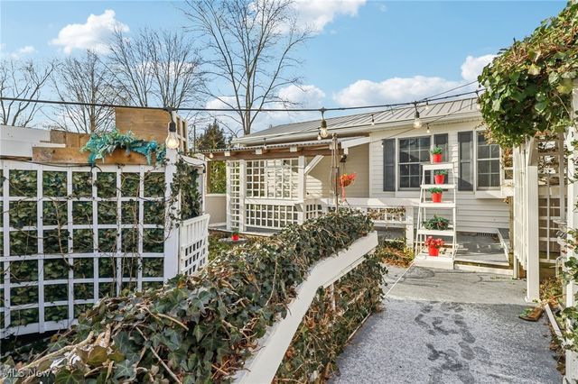 807 Fairfield School Road, Columbiana, OH 44408