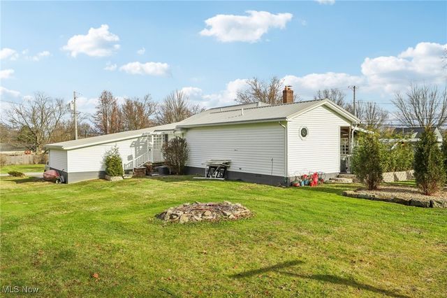807 Fairfield School Road, Columbiana, OH 44408