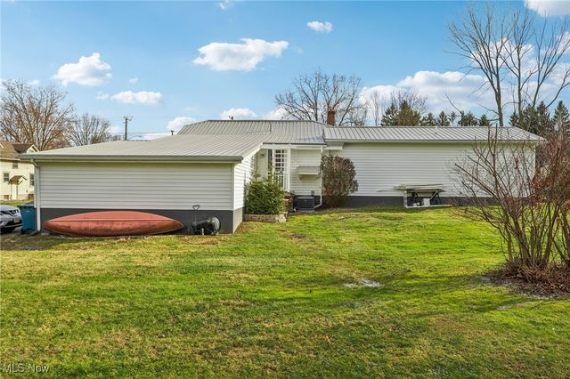 807 Fairfield School Road, Columbiana, OH 44408