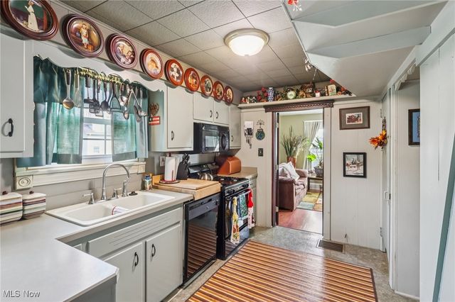 807 Fairfield School Road, Columbiana, OH 44408