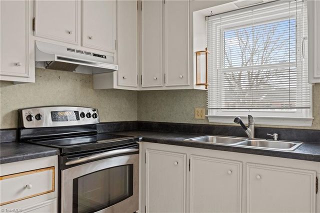 1448 Spring Hill Circle, Kernersville, NC 27284