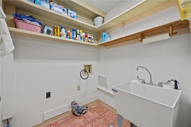 1448 Spring Hill Circle, Kernersville, NC 27284