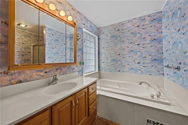 1448 Spring Hill Circle, Kernersville, NC 27284