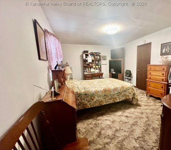 287 Bear Tracks Drive, Charleston, WV 25306