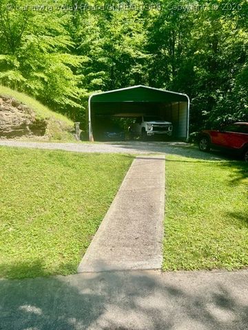 287 Bear Tracks Drive, Charleston, WV 25306