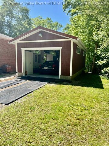 287 Bear Tracks Drive, Charleston, WV 25306