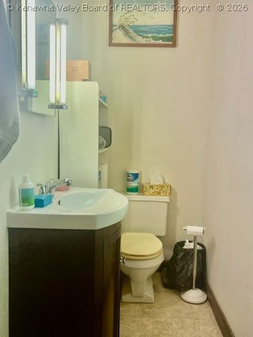 287 Bear Tracks Drive, Charleston, WV 25306