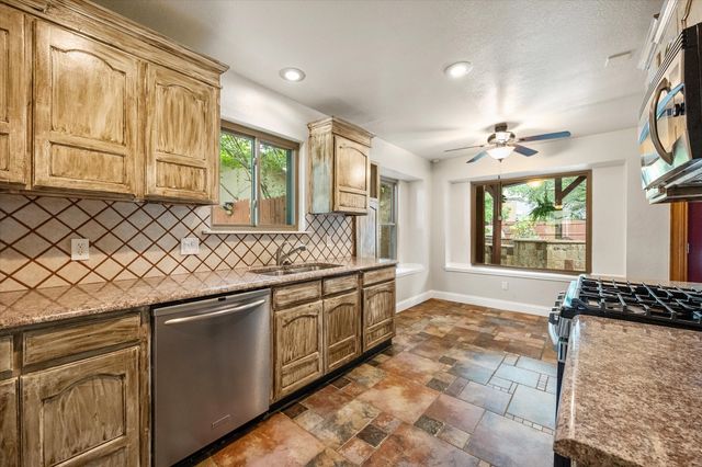 704 Whistler Drive, Arlington, TX 76006