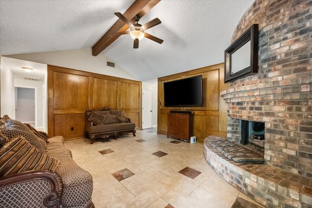 704 Whistler Drive, Arlington, TX 76006