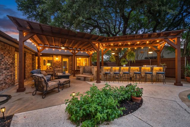 704 Whistler Drive, Arlington, TX 76006
