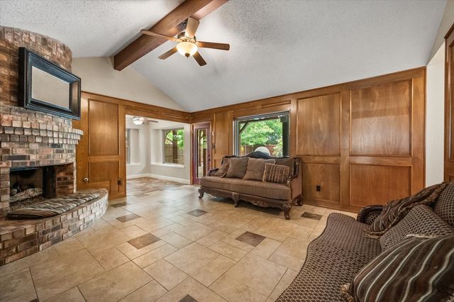 704 Whistler Drive, Arlington, TX 76006