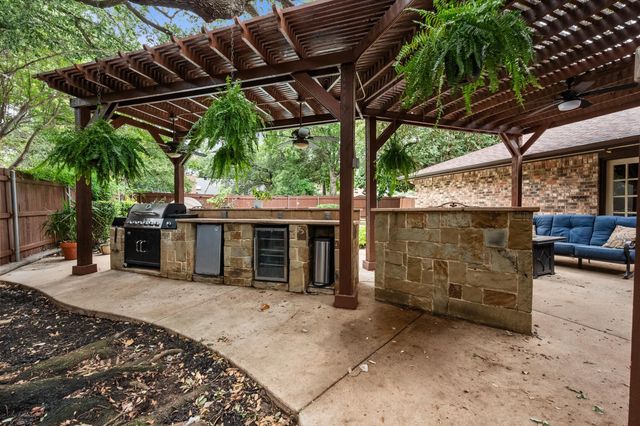 704 Whistler Drive, Arlington, TX 76006