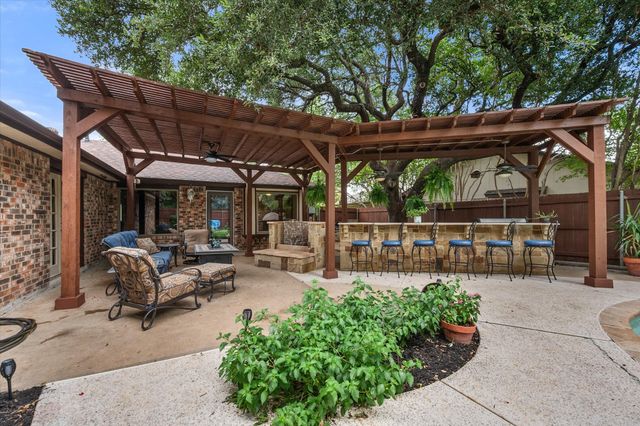 704 Whistler Drive, Arlington, TX 76006