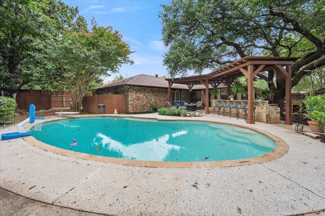 704 Whistler Drive, Arlington, TX 76006