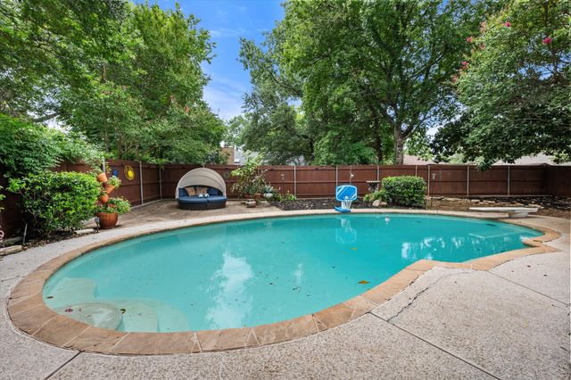 704 Whistler Drive, Arlington, TX 76006