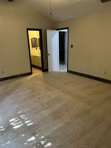 704 Whistler Drive, Arlington, TX 76006